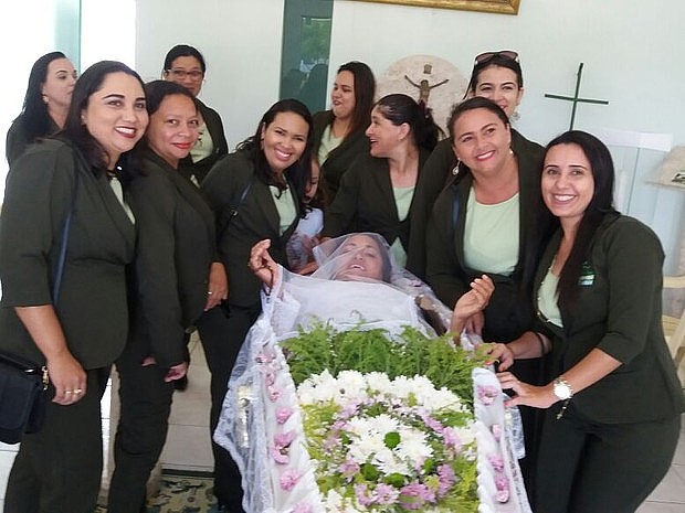 Funerária realizou o sonho da cliente nesta quarta-feira. Foto: Delândia/Arquivo Pessoal